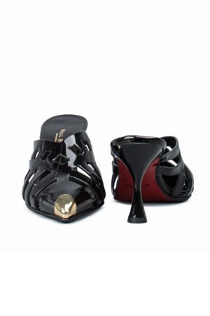 Alternative view of Wall Street Mules